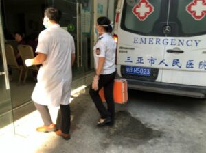 海南三亚长途救护车转运服务：打通医疗“最后一公里”