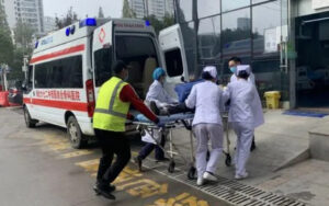 【案例分享】广州救护车出租网提供长途救护车转运服务，帮助胃癌患者顺利到达北京医院治疗